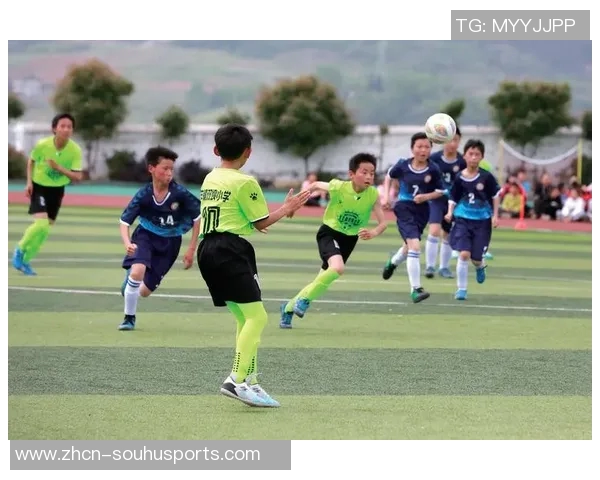 足球第一课：从基础技能到团队合作的全面提升之旅